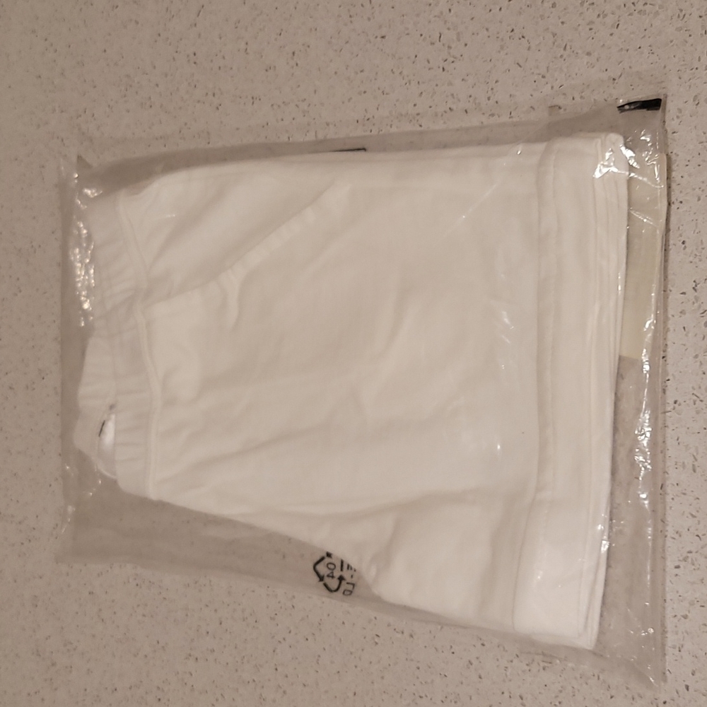 NWT Hanna Andersson Solid Knit Shorts.
